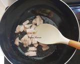 Foto langkah ke 3 dari resep Kwetiau Goreng Ayam pedas.