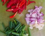 Foto langkah ke 2 dari resep Tumis toge campur tahu.