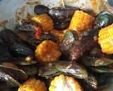 Foto langkah ke 5 dari resep Kerang hijau saos padang.