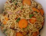A picture of step 5 of Onion Carrot Noodles Stir Fry.