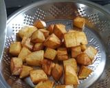 A picture of step 1 of Paneer gravy.