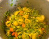 Foto del paso 2 de la receta: Salmón en su jugo y porrusalda en crema