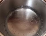 A picture of step 1 of Hibiscus tea.