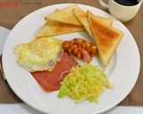 【樂客來】早午餐之～德國香腸套餐的食譜步驟2照片