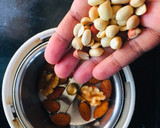 கிரேமே ட்ரை நட்ஸ் ஐஸ் கிரீம் (Creme dried nuts ice cream) ரெசிபி ஸ்டேப் 1 புகைப்படம்