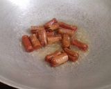 Foto langkah ke 2 dari resep Tumis brokoli sosis.