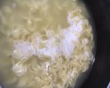 Foto langkah ke 2 dari resep Sosis Mie Gulung Gulung.