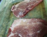 Foto del paso 1 de la receta: Chuletas en salsa de ostión y champiñones