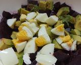 Foto del paso 2 de la receta: Ensalada de remolacha (betarraga), palta y huevo