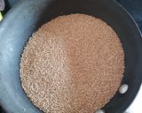 A picture of step 1 of Quinoa Upma steak.