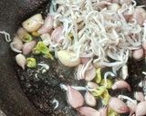 Foto langkah ke 4 dari resep Teri Medan Bumbu Bawang Pedas ✅.