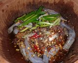 Hình bước làm 2 của món Cá Bống Dừa Kho Tiêu