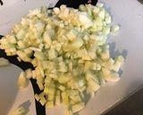 Une image de l'étape 3 de Tomates ananas margold farcies brousse corse,crevettes roses et concombre noa.
