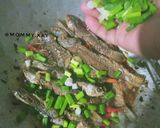 Foto langkah ke 4 dari resep Ikan Belanak Kecap Pedas.