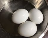 A picture of step 3 of Egg Mushroom Wrap.