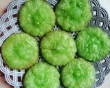 Foto langkah ke 7 dari resep Cucur pandan.