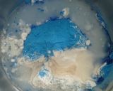 Foto langkah ke 1 dari resep Blue Spirulina Swirl Sourdough Bread.