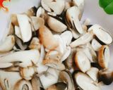 Hình bước làm 1 của món Trứng chiên nấm rơm