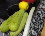 Foto del paso 1 de la receta: Crema de espinaca, calabacín y manzana 🍏