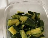 Foto del passaggio 5 della ricetta Zucchine marinate al basilico e menta
