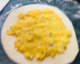 A picture of step 3 of Alu paratha.