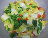 Foto langkah ke 4 dari resep Tumis sawi putih.