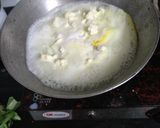A picture of step 1 of Sizzling Flower Butta.
