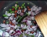 A picture of step 4 of Kanda Poha.