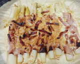 Foto del paso 2 de la receta: Espárragos con York y bacon