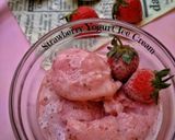 Foto langkah ke 4 dari resep Strawberry Yogurt Ice Cream.