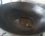 A picture of step 1 of Chicken half moons pie.