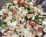 A picture of step 3 of Pasta chicken chowmin.