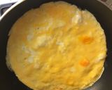 Sajttal és sonkával töltött omlett recept fázis 5 fotója