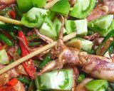 Foto langkah ke 3 dari resep Cumi Asin Cabe Hijau.
