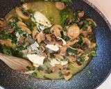 Foto del paso 6 de la receta Pollo en salsa cremosa de champiñones y espinacas