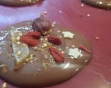 Une image de l'étape 2 de Mendiants en chocolat.