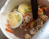 Foto langkah ke 8 dari resep Mie Instan Kuah Coklat.