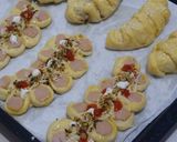 Foto langkah ke 8 dari resep Roti Manis Sosis & Pisang Cokelat Keju (No Ulen Dijamin Lembut).