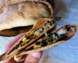 Foto del paso 5 de la receta: Súper-empanadas de verdura y queso crema azul 💙🧀🥟