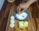 Foto langkah ke 1 dari resep Egg Drop Soup (Sup Telur).