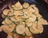 Foto del paso 6 de la receta: Pasta con zapallito italiano y sus flores