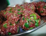 A picture of step 1 of Beef meat ball.