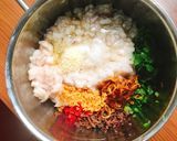 Hình bước làm 2 của món Chả giò mực