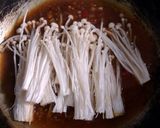 Foto langkah ke 3 dari resep Tahu mix jamur Enoki.