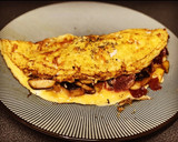Foto del paso 4 de la receta: Tortilla de setas, calabacín, jamón y cebolla confitada con un toque oriental 🥢🥢