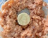 A picture of step 3 of Salmon Burgers.
