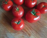 Une image de l'étape 1 de Œufs cocottes au thon en tomates 🍅.