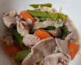 รูปขั้นตอนการทำที่ 5 ของ ราดหน้าสันคอหมูสไลด์