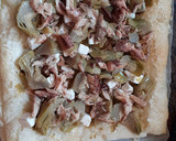 Foto del paso 6 de la receta: Coca de alcachofas, aceitunas y queso feta