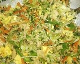 A picture of step 3 of Chinese egg fried rice.